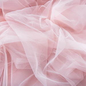 Tiul na metry – materiał na oryginalne kreacje i stylizacje