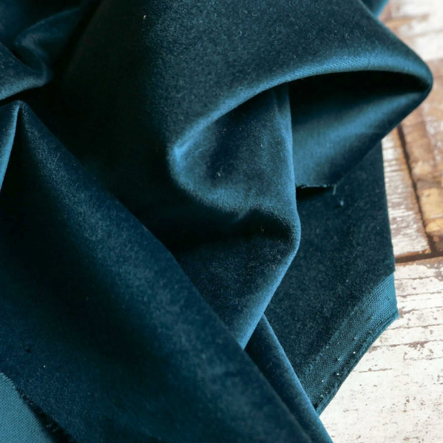 Materiał na zasłony: Aksamit na metry