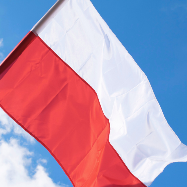 Gotowa flaga Polski orz inne tkaniny flagowe na metry