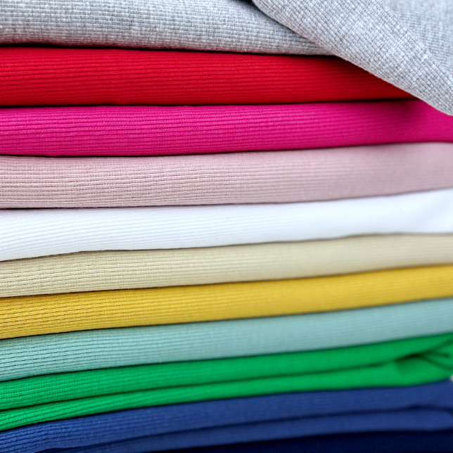 Dzianina ściągacz prążkowany – profesjonalne wykończenia ubrań