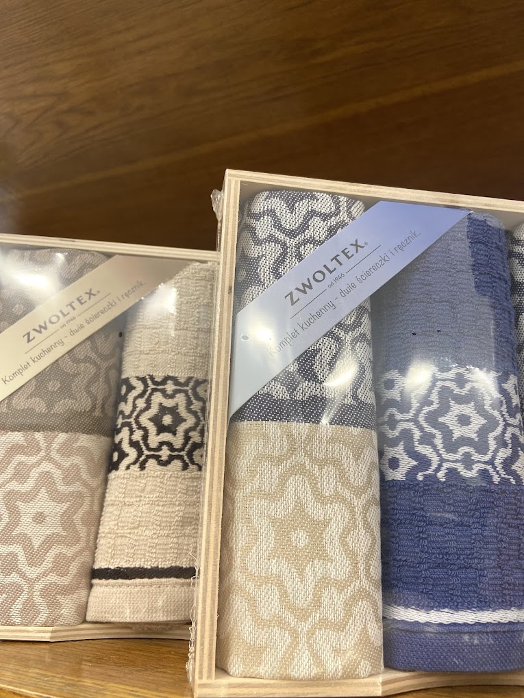 Stacjonarny sklep z tkaninami i pasmanterią w Warszawie, tkaniny na metry